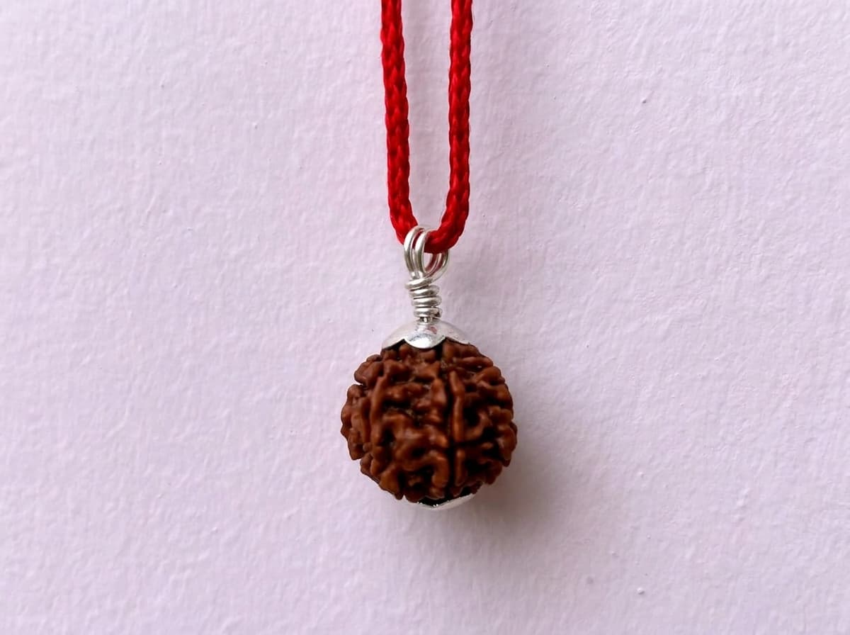 चाँदीको ७ मुखी रुद्राक्ष लकेट — image 1